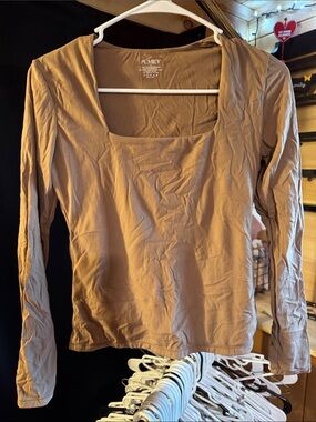 Pumiey Women's Long-Sleeve Square Neck Top in Tan